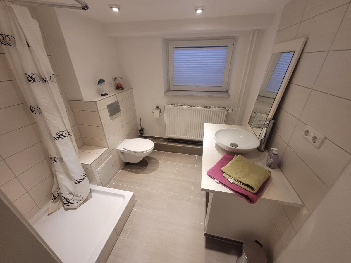 Zimmer Im Souterrain Mit Eigenem Bad Celle Exterior photo